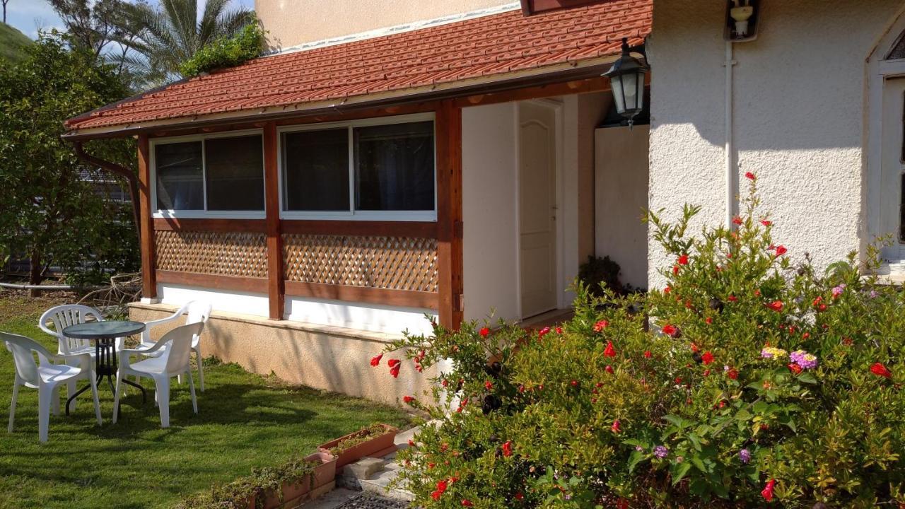 Jordan Valley One Room Apartment Menaẖemya Exterior foto