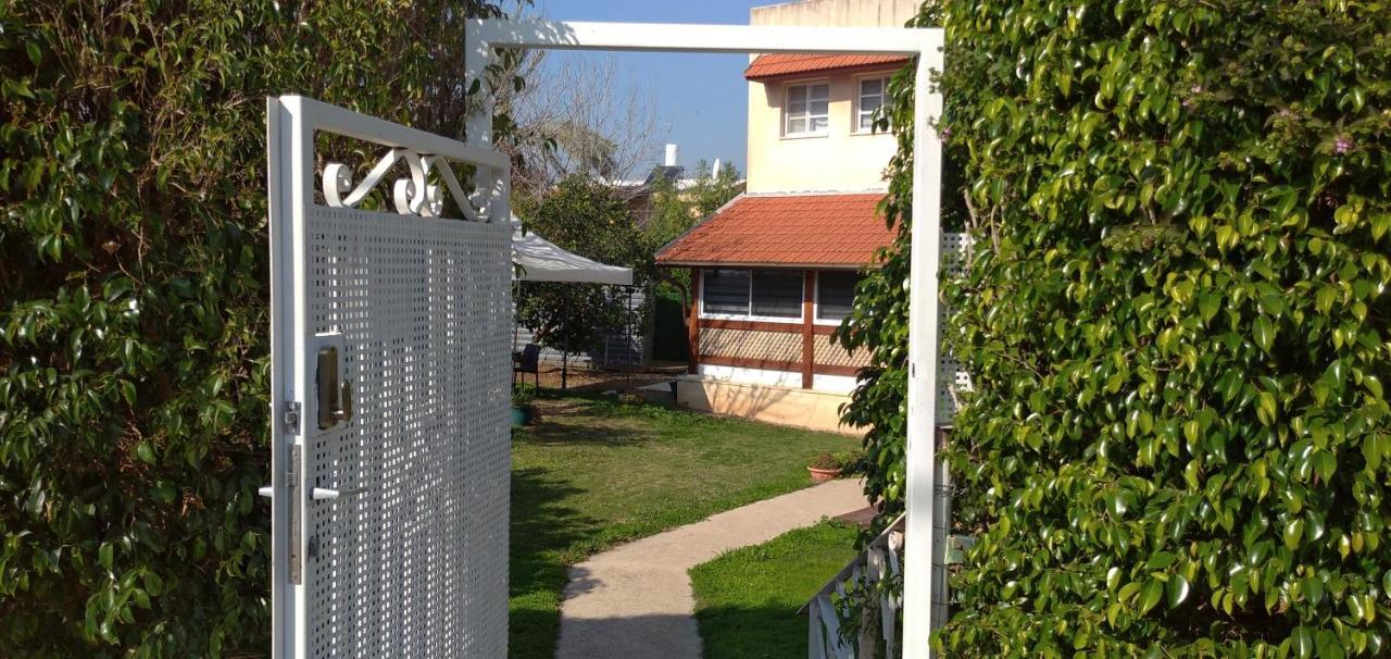 Jordan Valley One Room Apartment Menaẖemya Exterior foto
